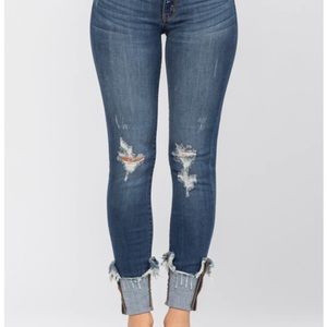 Judy Blue Mid Rise
Skinny Jeans 20W